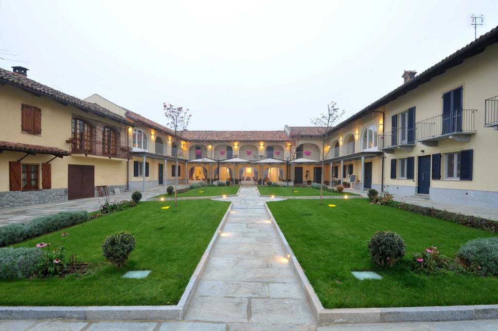 Castagnito Agriturismo Cascina Varie מראה חיצוני תמונה