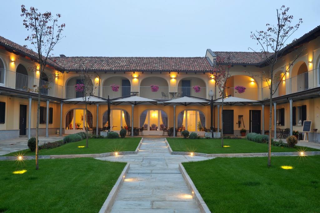 Castagnito Agriturismo Cascina Varie מראה חיצוני תמונה