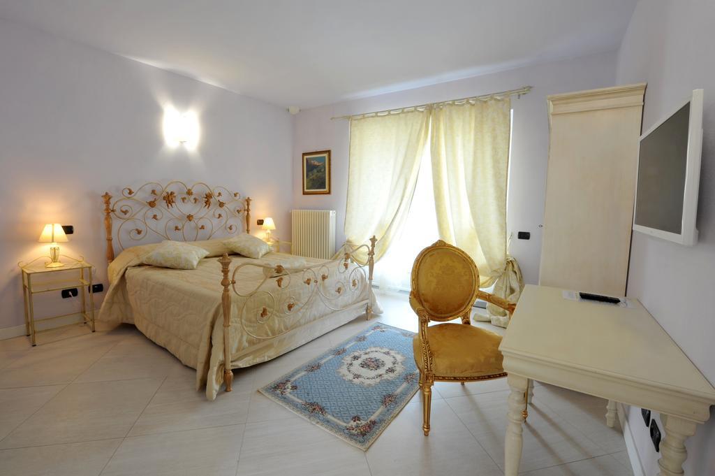 Castagnito Agriturismo Cascina Varie מראה חיצוני תמונה
