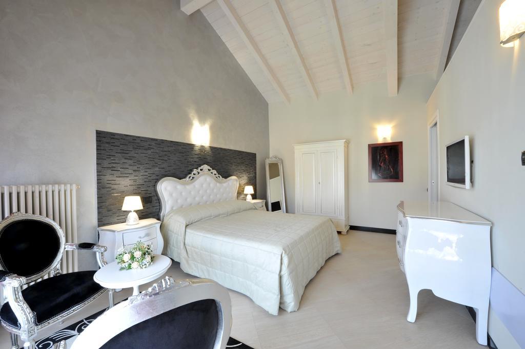 Castagnito Agriturismo Cascina Varie מראה חיצוני תמונה
