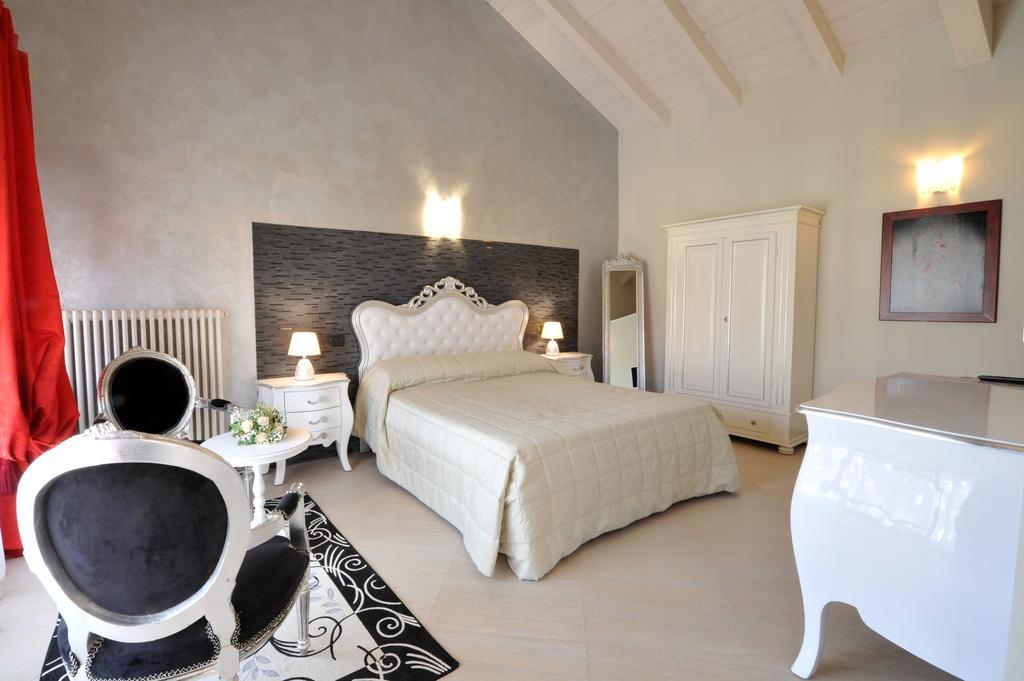 Castagnito Agriturismo Cascina Varie מראה חיצוני תמונה