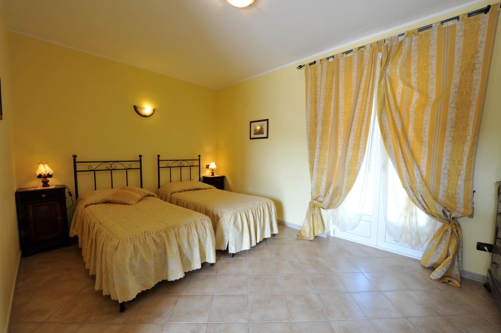 Castagnito Agriturismo Cascina Varie מראה חיצוני תמונה
