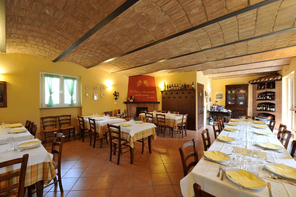 Castagnito Agriturismo Cascina Varie מראה חיצוני תמונה